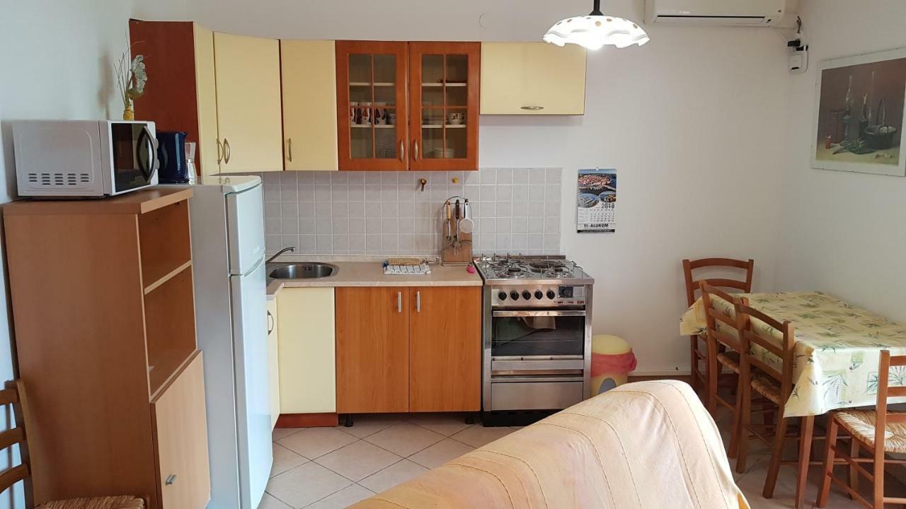 Apartments Andelina باغ المظهر الخارجي الصورة