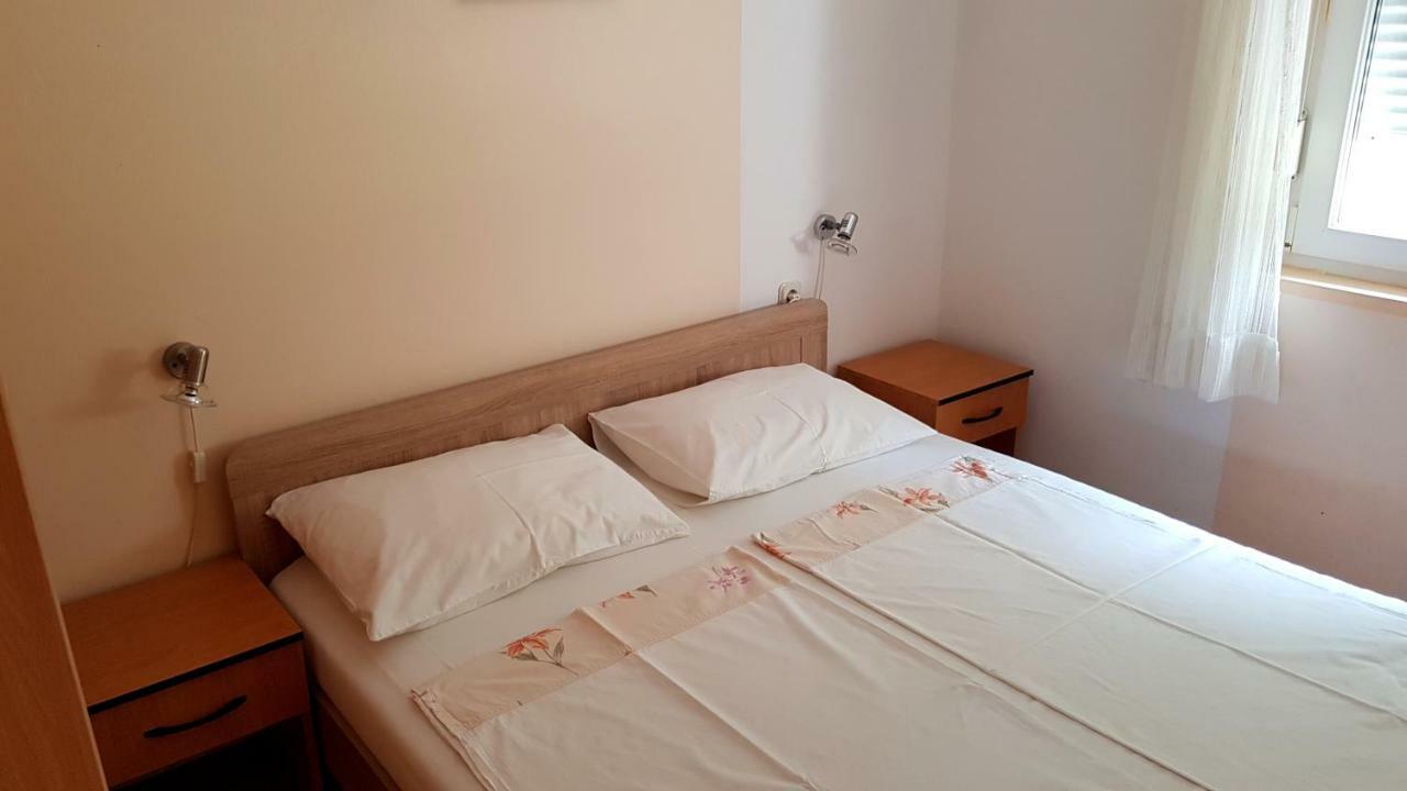 Apartments Andelina باغ المظهر الخارجي الصورة