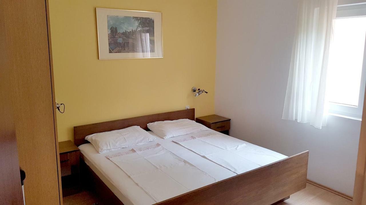 Apartments Andelina باغ المظهر الخارجي الصورة