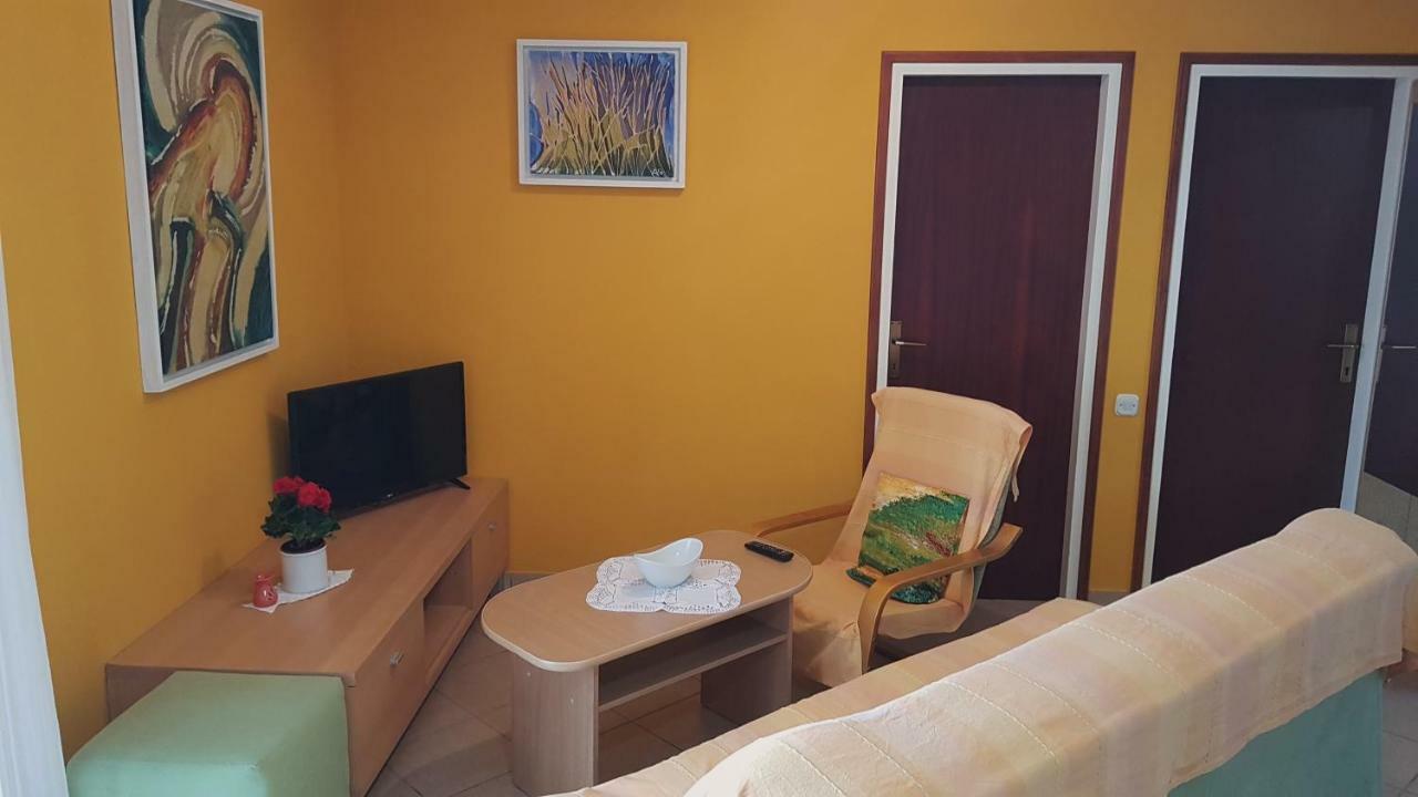 Apartments Andelina باغ المظهر الخارجي الصورة